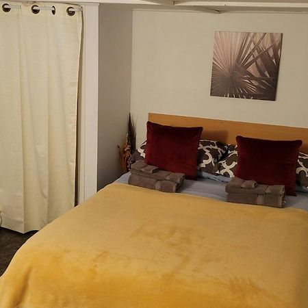 Lower Level Apt 6Ft High Close To Hwy Netflix Wifi Daire Edmundston Dış mekan fotoğraf