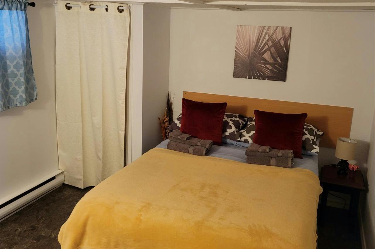 Lower Level Apt 6Ft High Close To Hwy Netflix Wifi Daire Edmundston Dış mekan fotoğraf