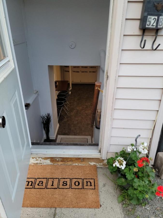 Lower Level Apt 6Ft High Close To Hwy Netflix Wifi Daire Edmundston Dış mekan fotoğraf