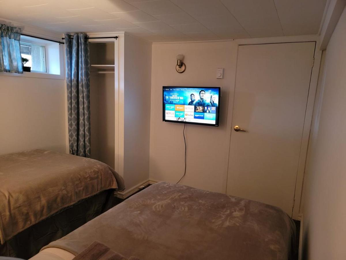 Lower Level Apt 6Ft High Close To Hwy Netflix Wifi Daire Edmundston Dış mekan fotoğraf