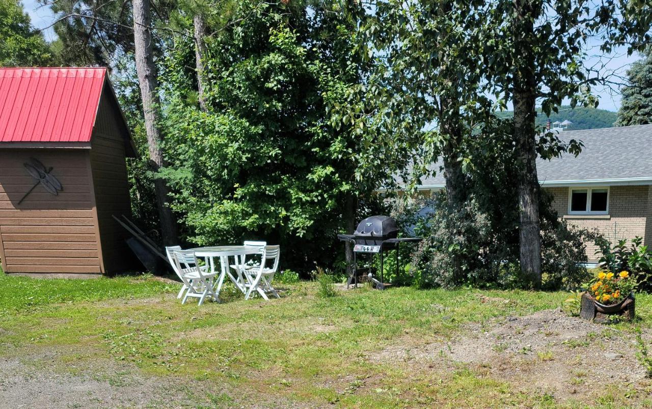 Lower Level Apt 6Ft High Close To Hwy Netflix Wifi Daire Edmundston Dış mekan fotoğraf