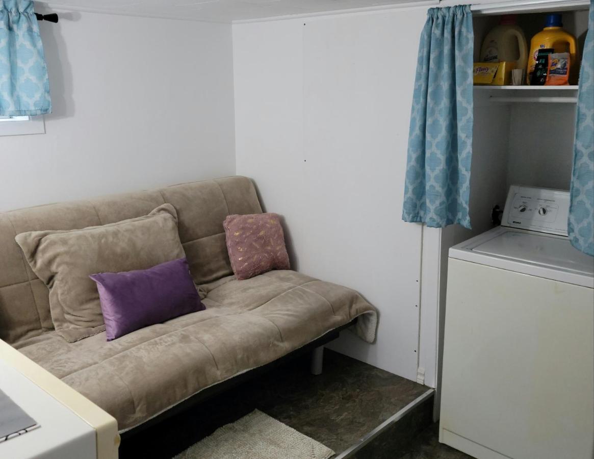 Lower Level Apt 6Ft High Close To Hwy Netflix Wifi Daire Edmundston Dış mekan fotoğraf