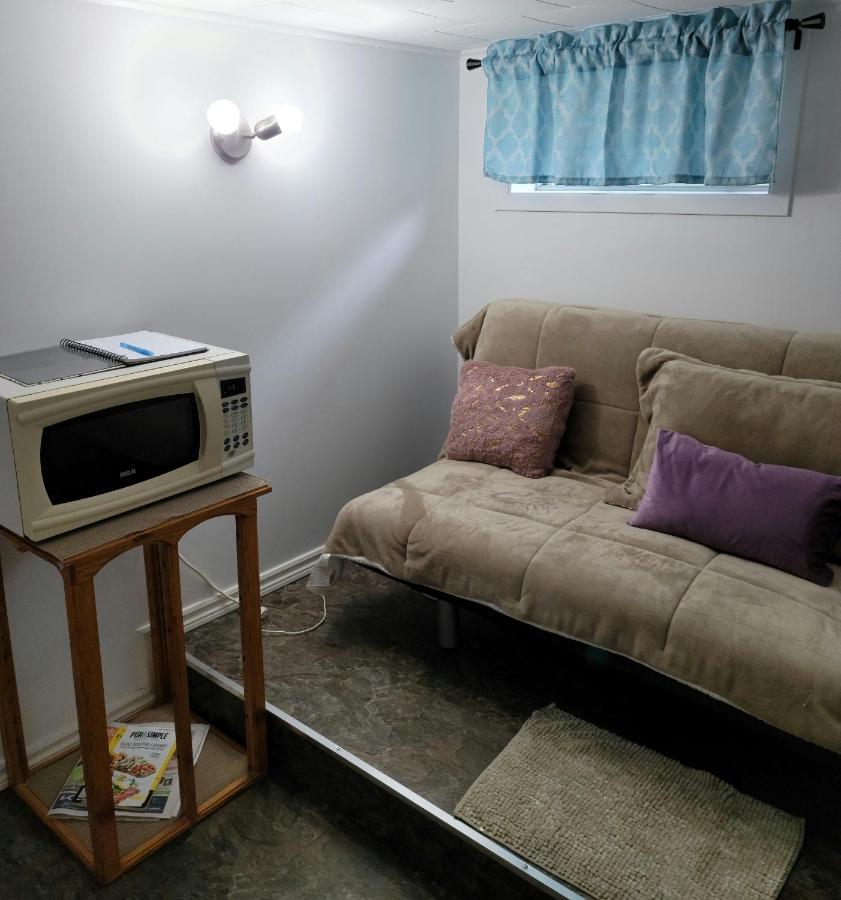 Lower Level Apt 6Ft High Close To Hwy Netflix Wifi Daire Edmundston Dış mekan fotoğraf